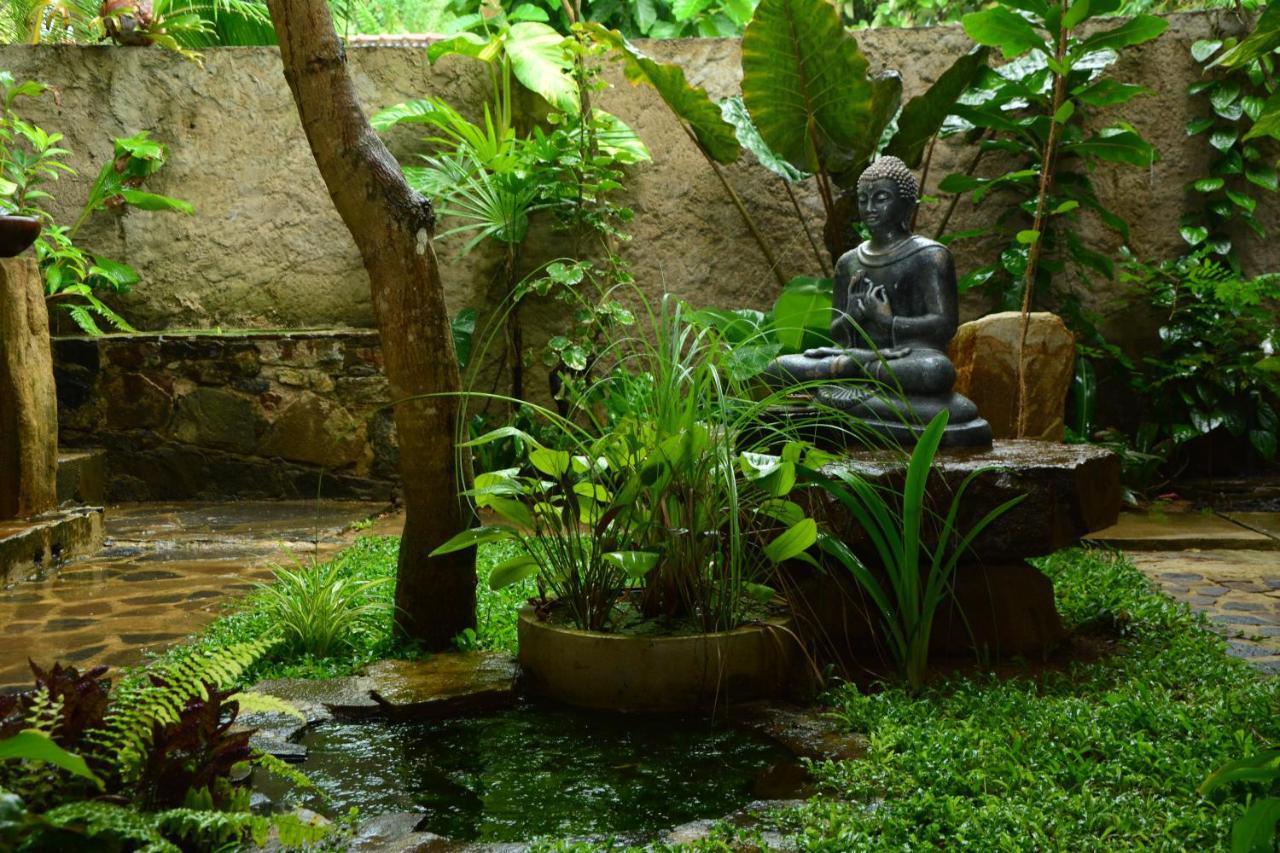 View Guesthouse & Bistro At Goyambokka Tangalle Luaran gambar