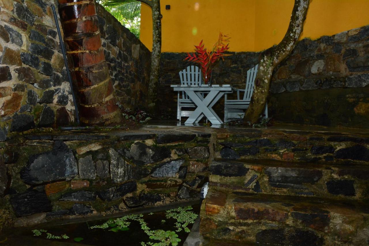 View Guesthouse & Bistro At Goyambokka Tangalle Luaran gambar