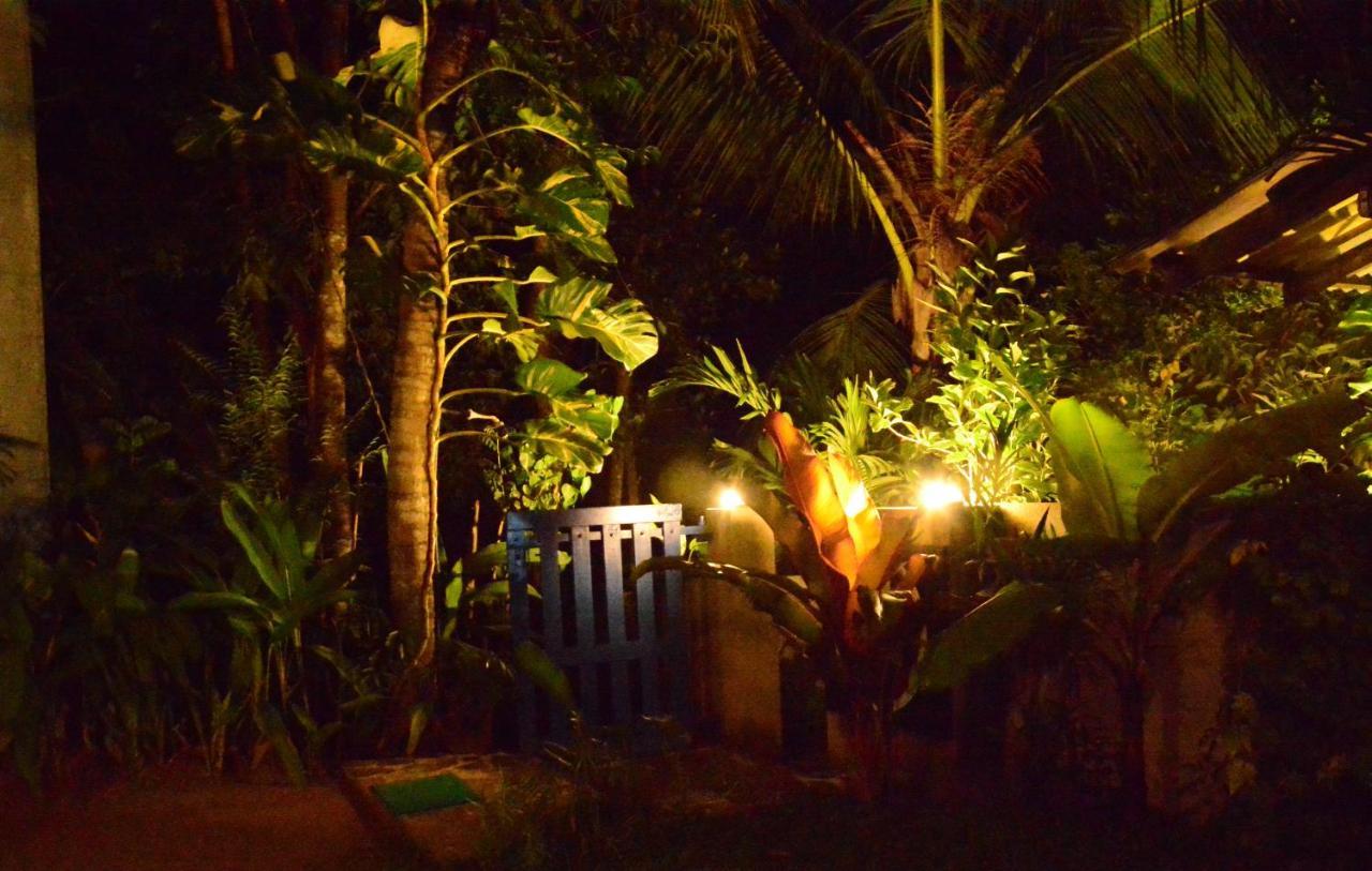View Guesthouse & Bistro At Goyambokka Tangalle Luaran gambar